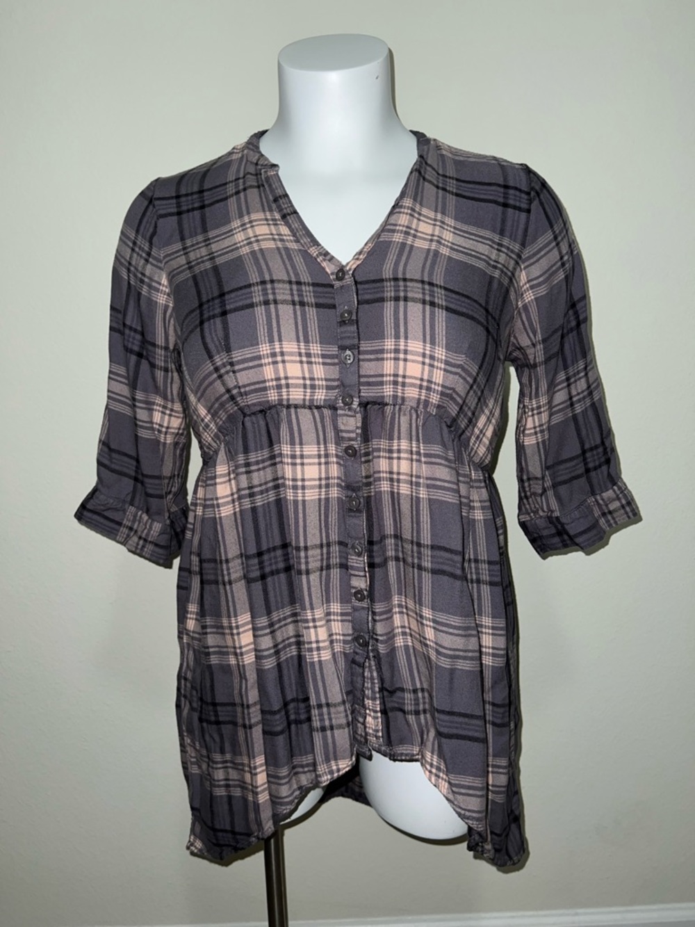 Torrid Gray and Blush Plaid Button-Front Peasant Tunic Blouse
